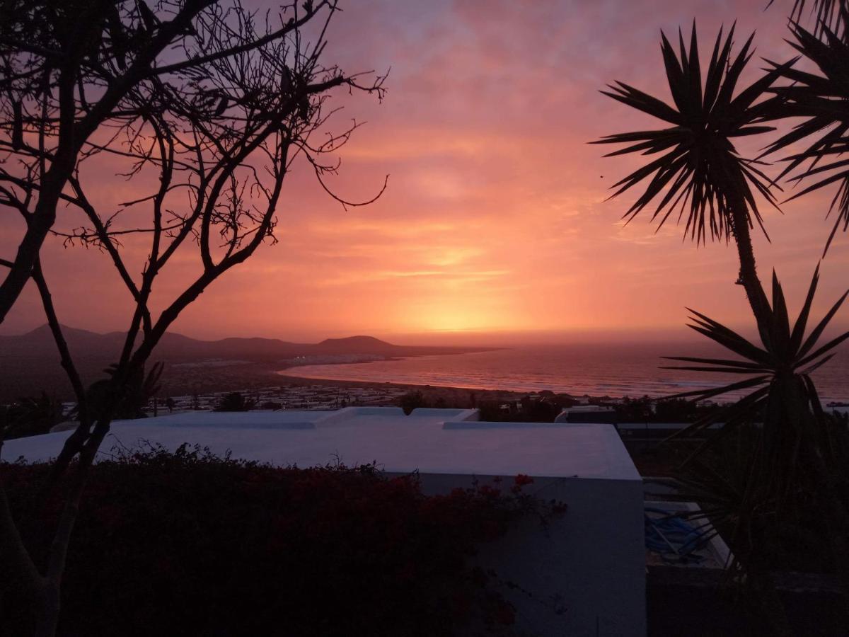Beautiful small bungalow, amazing views&garden Famara Exterior foto