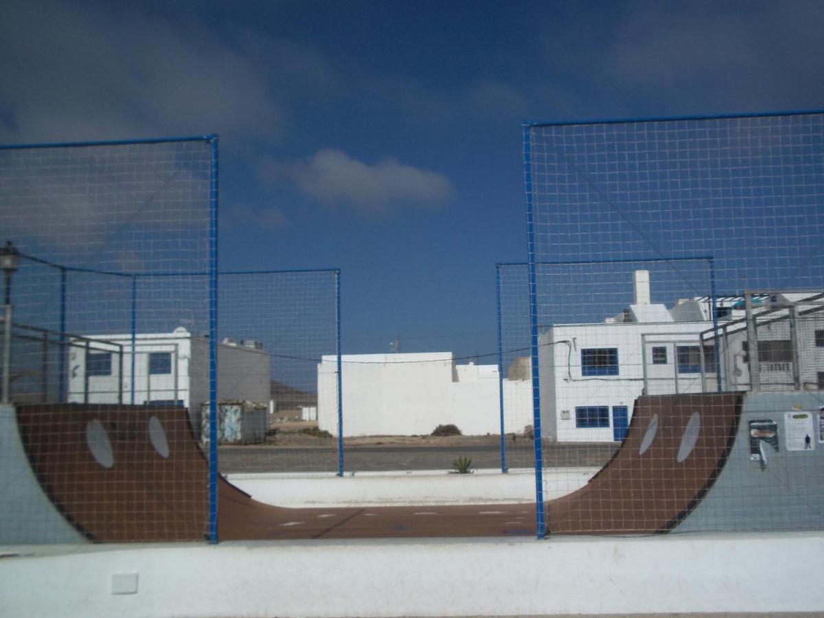 Beautiful small bungalow, amazing views&garden Famara Exterior foto
