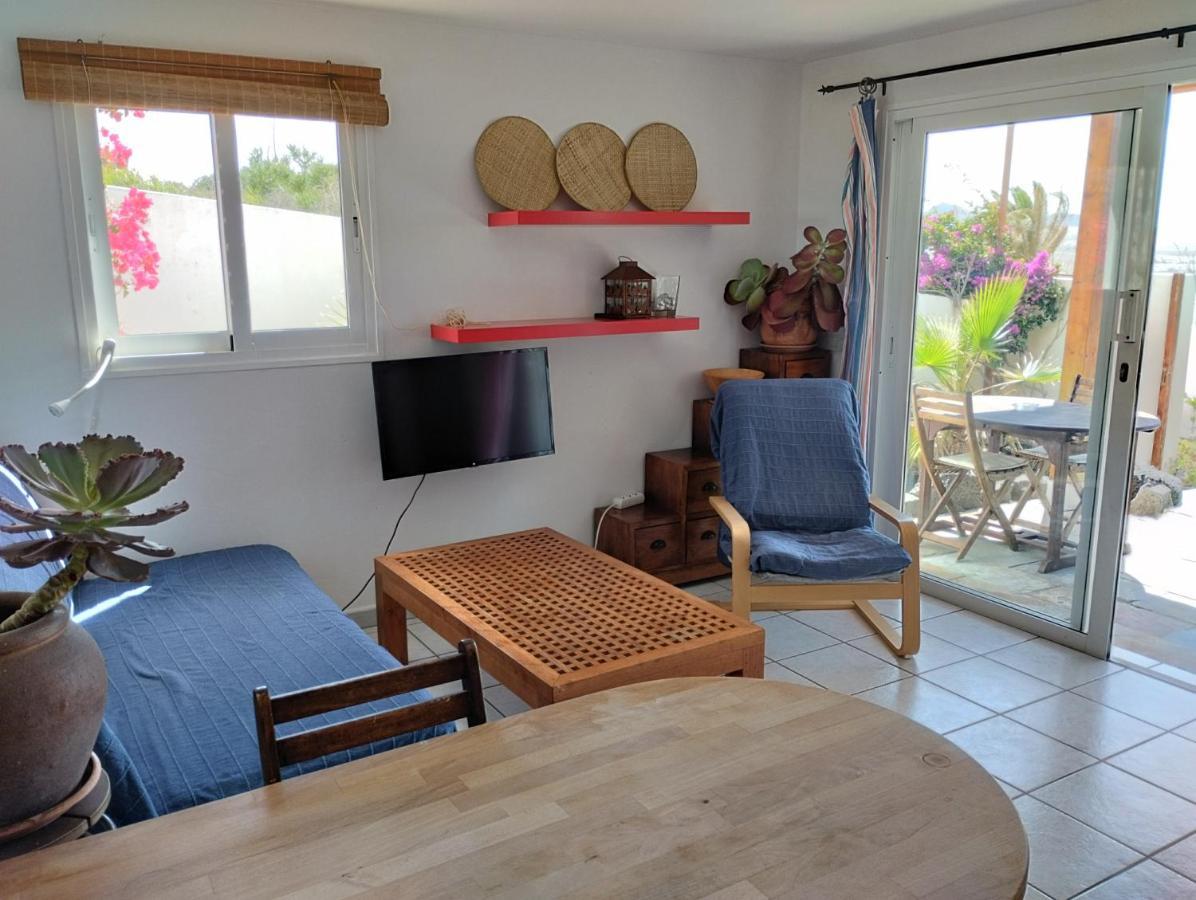 Beautiful small bungalow, amazing views&garden Famara Exterior foto